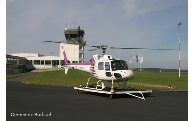 Startbereiter Hubschrauber am Siegerland-Flughafen