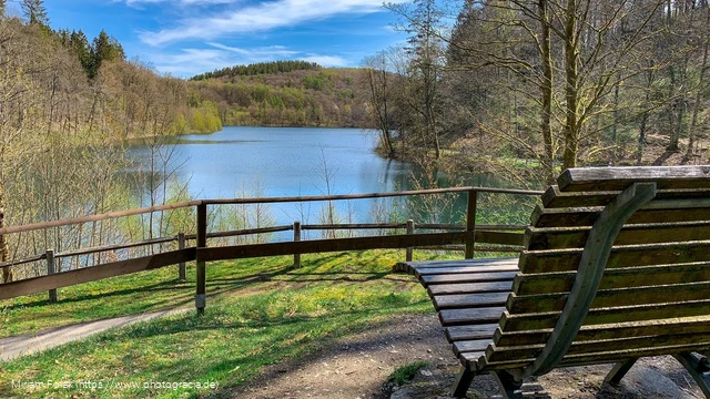 Eines der Waldsofas an der Fürwiggetalsperre